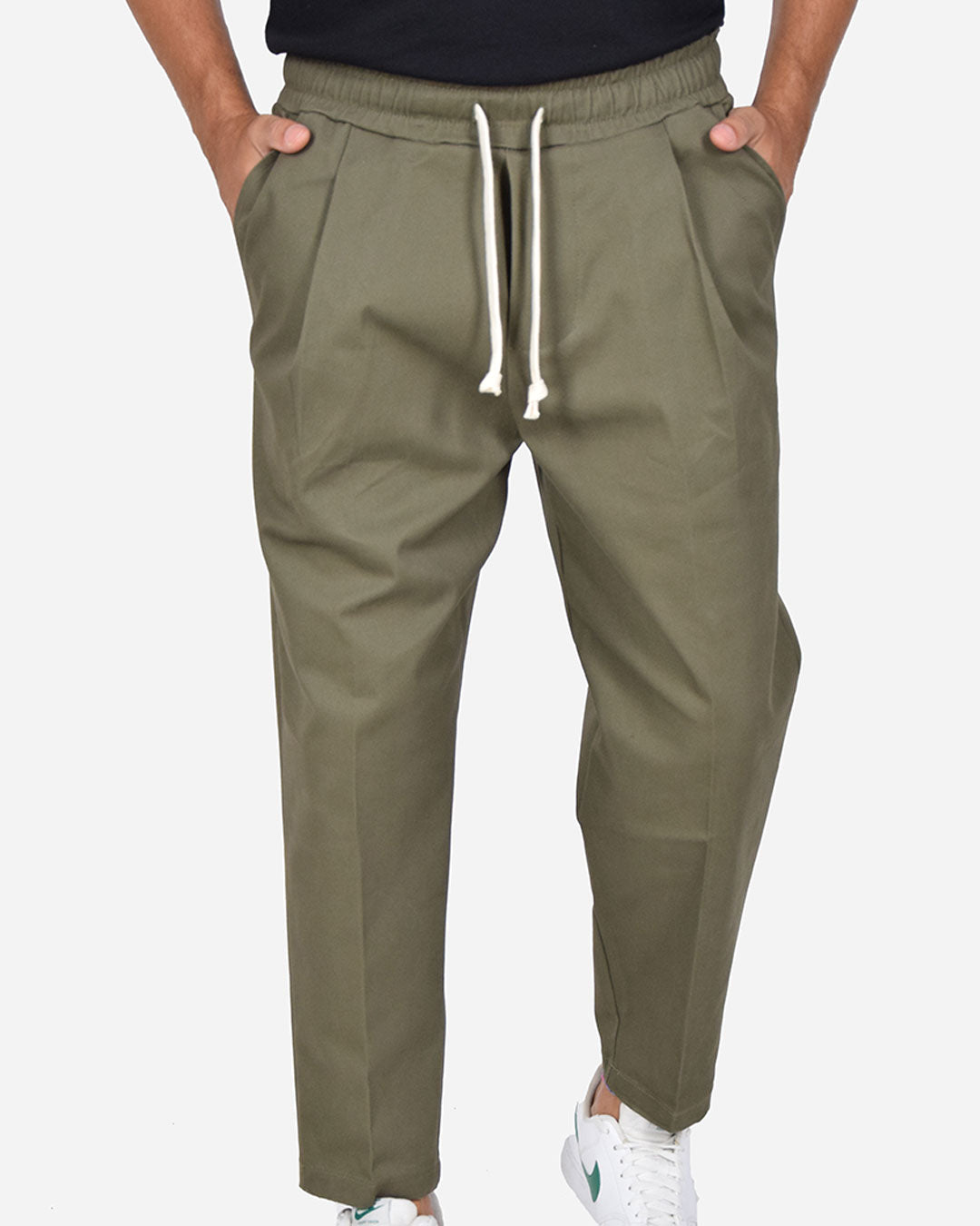 Pantaloni relax fit con laccio in vita