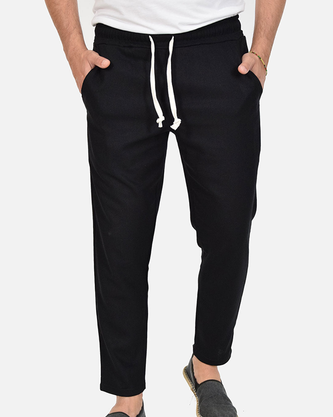 Pantaloni in lino con laccio in vita