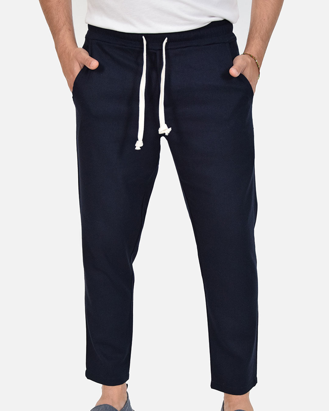 Pantaloni in lino con laccio in vita