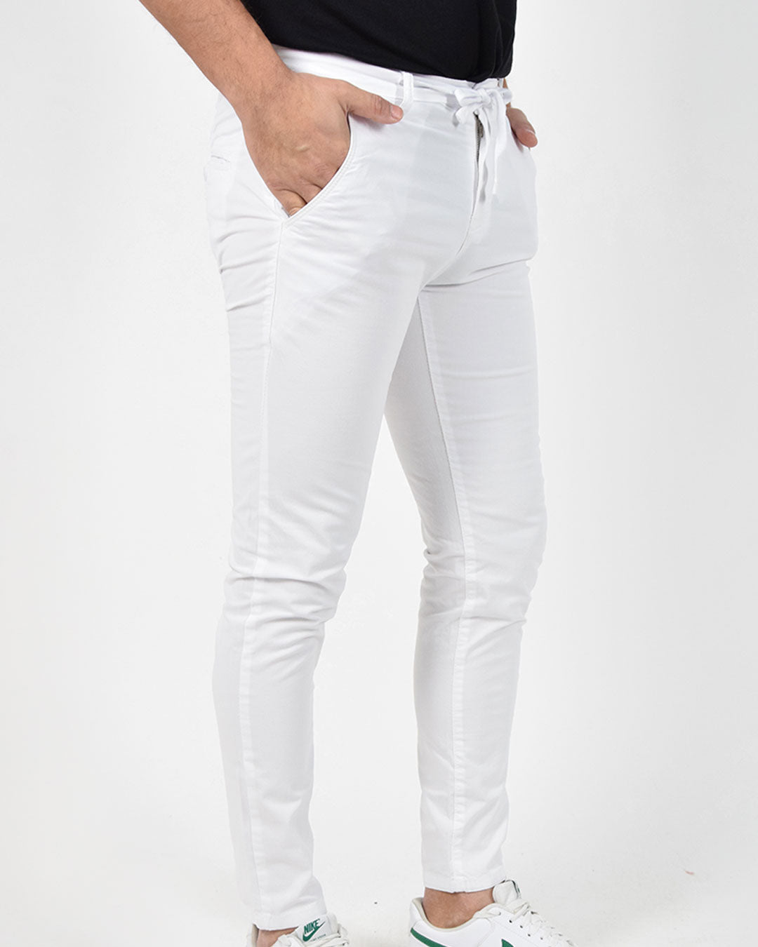 Pantaloni skinny capri con laccio in vita