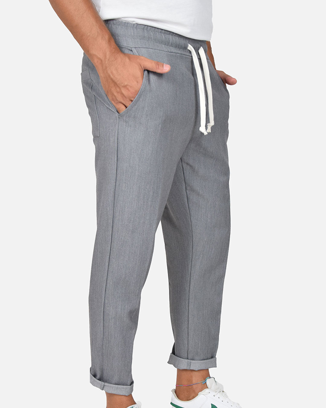 Pantaloni con laccio in vita