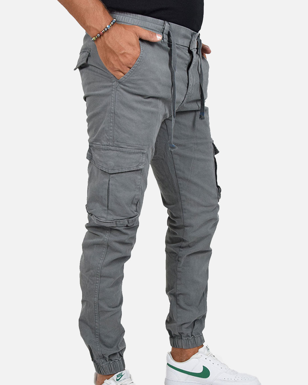 Pantaloni con tasconi e laccio in vita