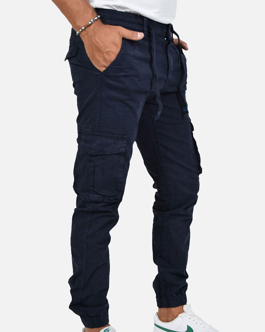 Pantaloni con tasconi e laccio in vita