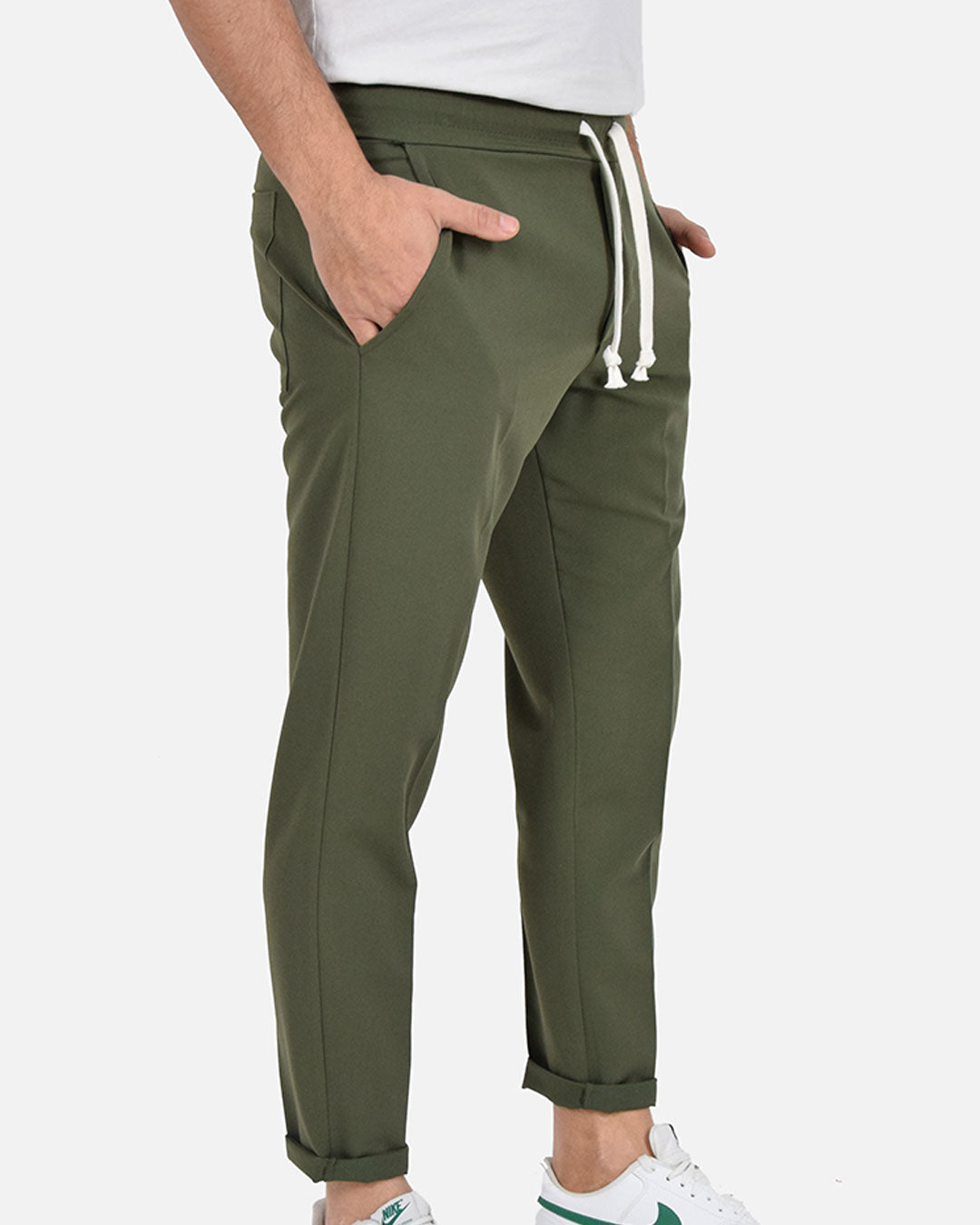 Pantaloni con laccio in vita
