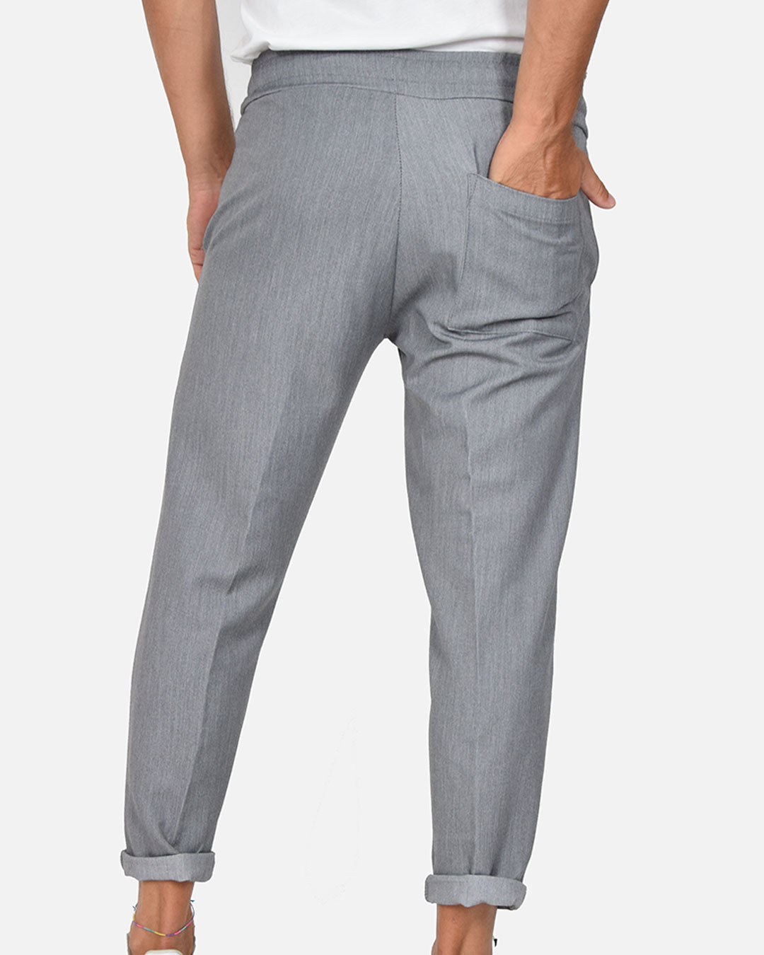 Pantaloni con laccio in vita