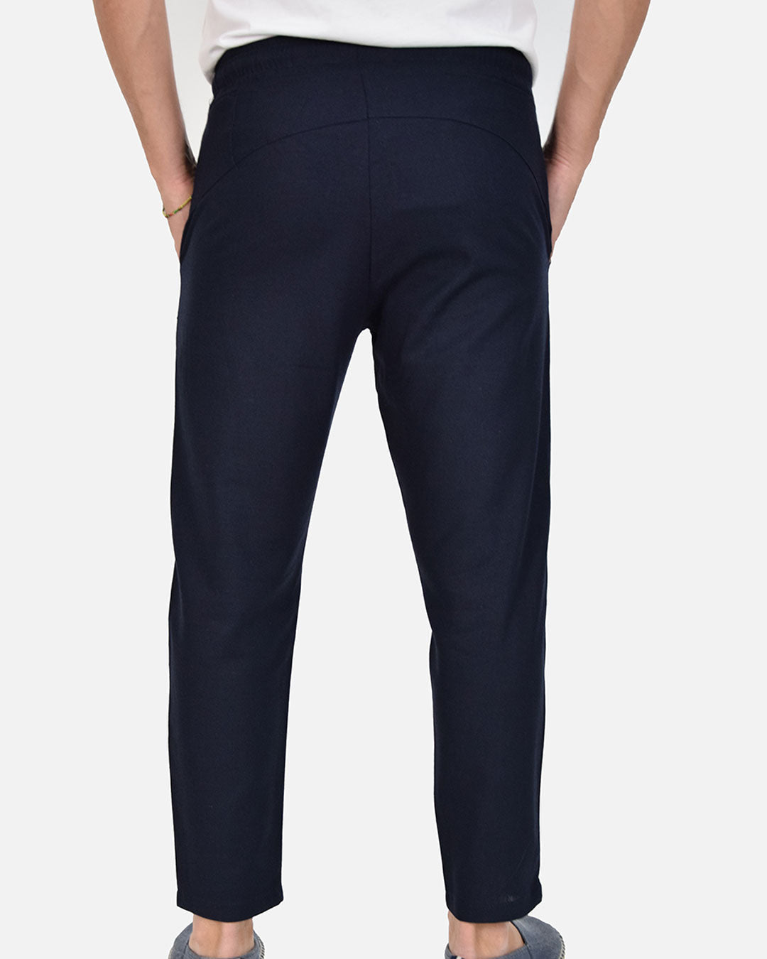 Pantaloni in lino con laccio in vita
