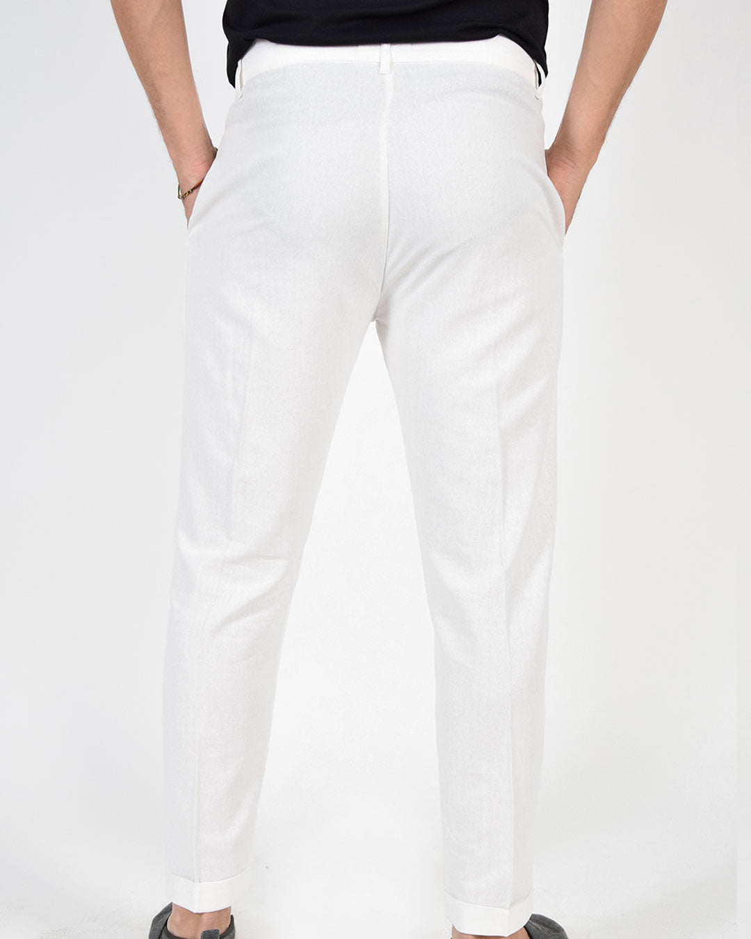 Pantaloni capri in lino