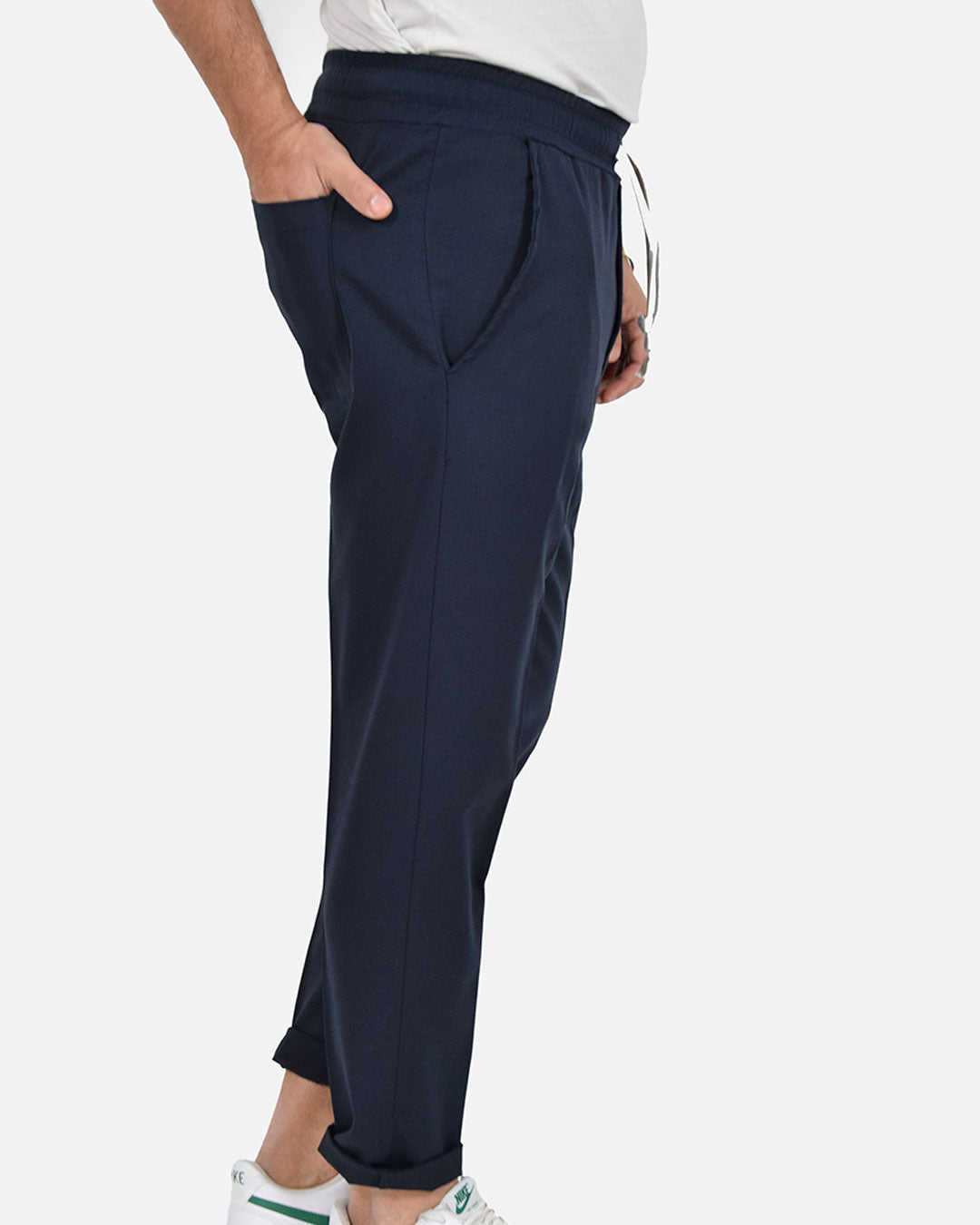 Pantaloni con laccio in vita