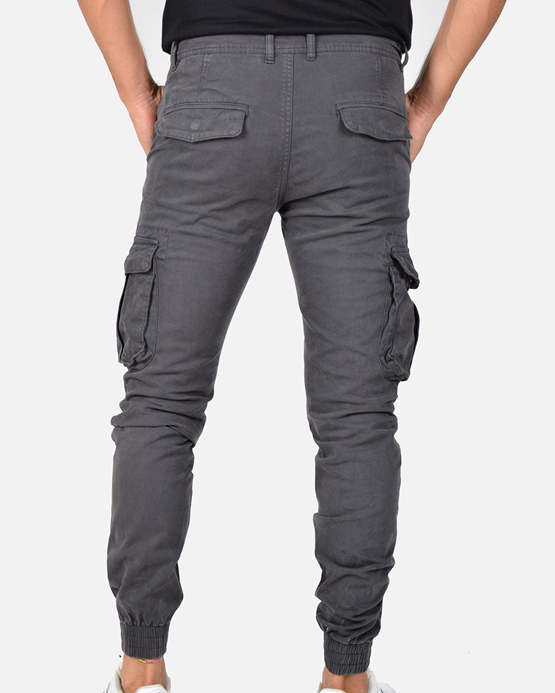 Pantaloni con tasconi e polsino