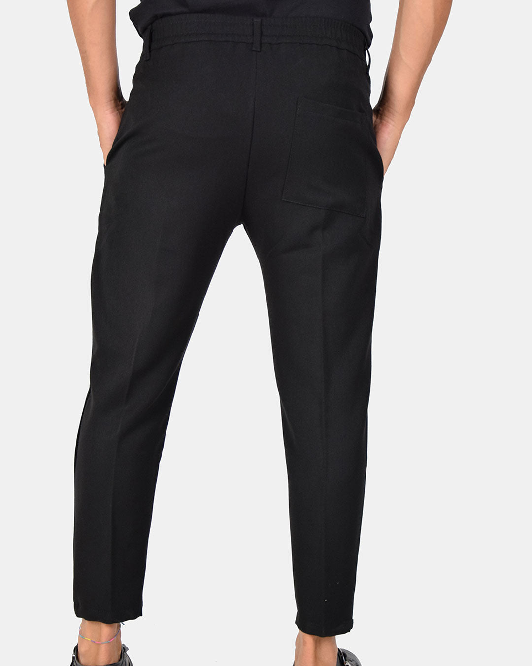 Pantaloni capri con vita elasticizzata