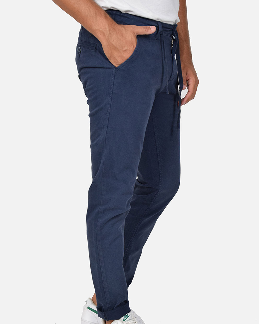Pantaloni slim fit con laccio in vita