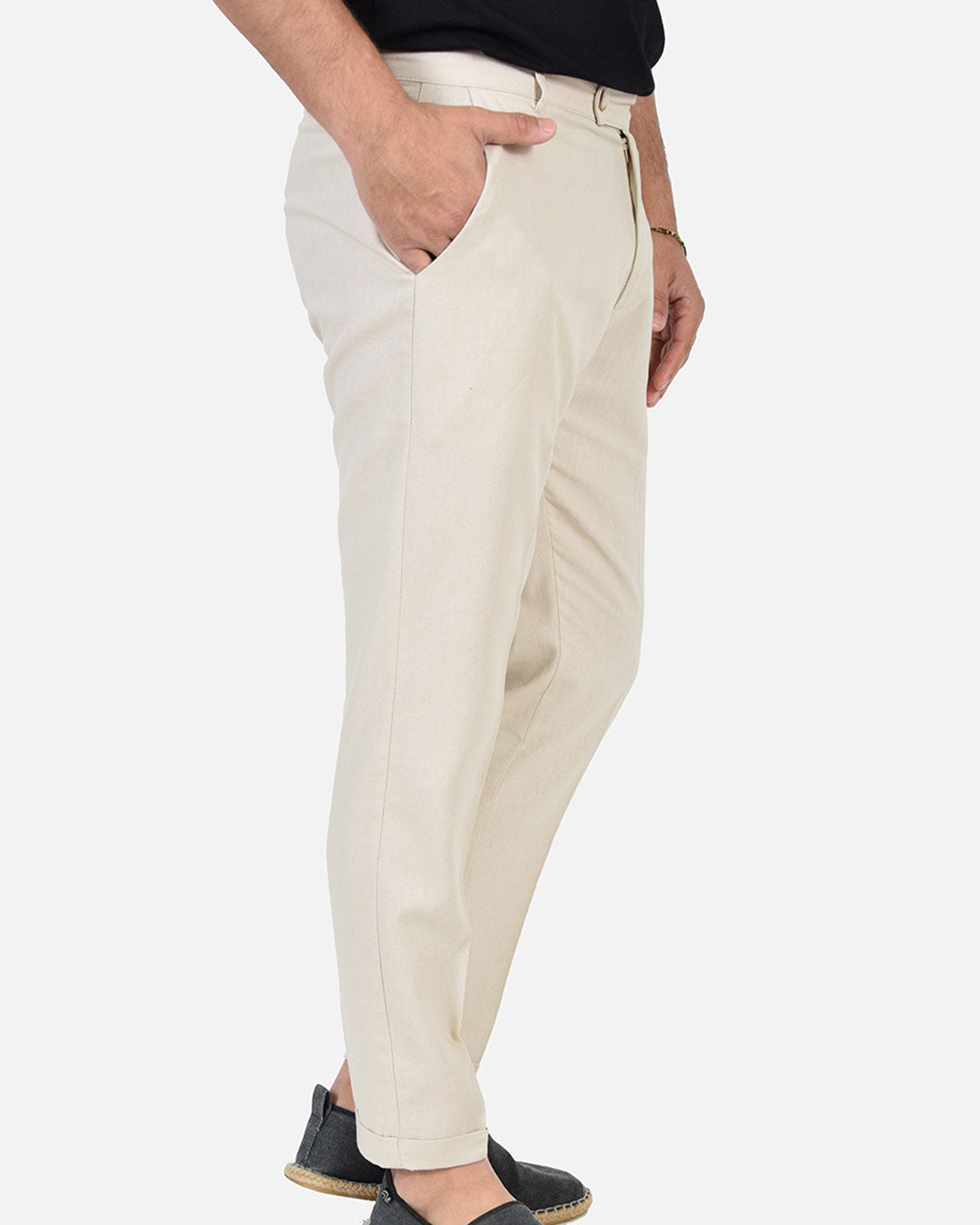 Pantaloni capri in lino