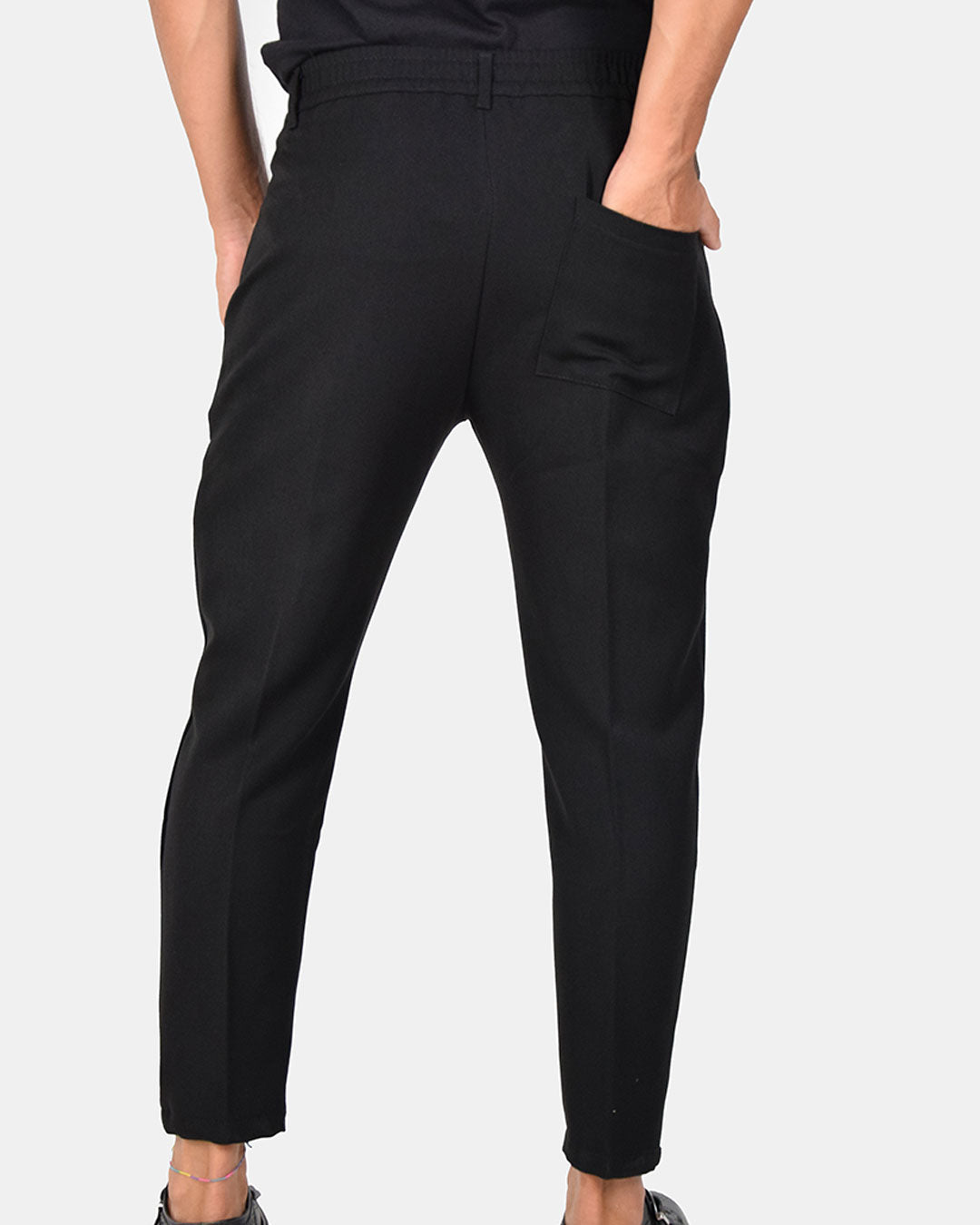 Pantaloni capri con vita elasticizzata
