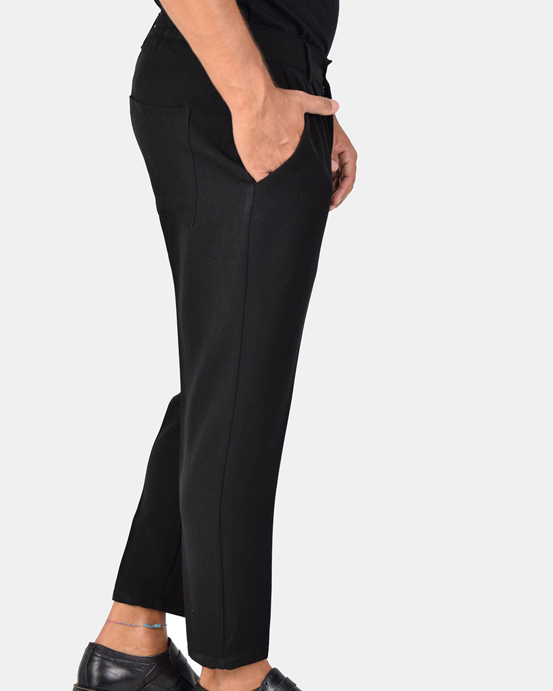 Pantaloni capri con vita elasticizzata