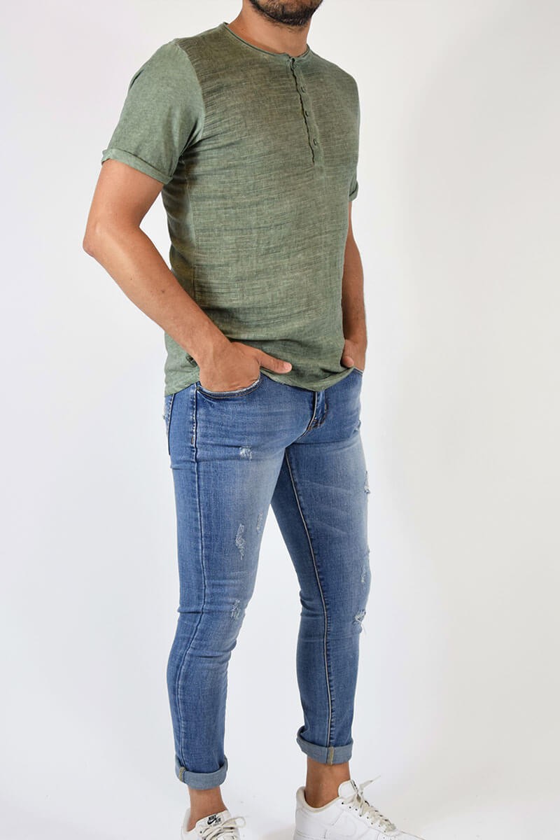 T-SHIRT A CONTRASTO CON BOTTONI