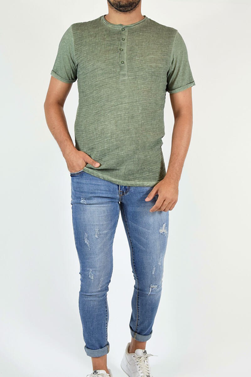 T-SHIRT A CONTRASTO CON BOTTONI