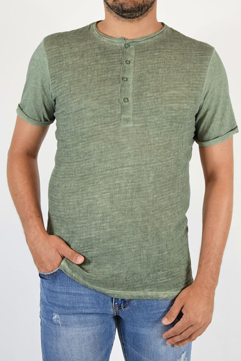 T-SHIRT A CONTRASTO CON BOTTONI