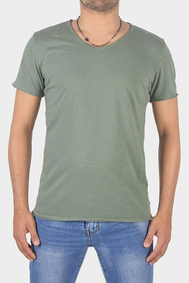 T-SHIRT CON COLLO A V