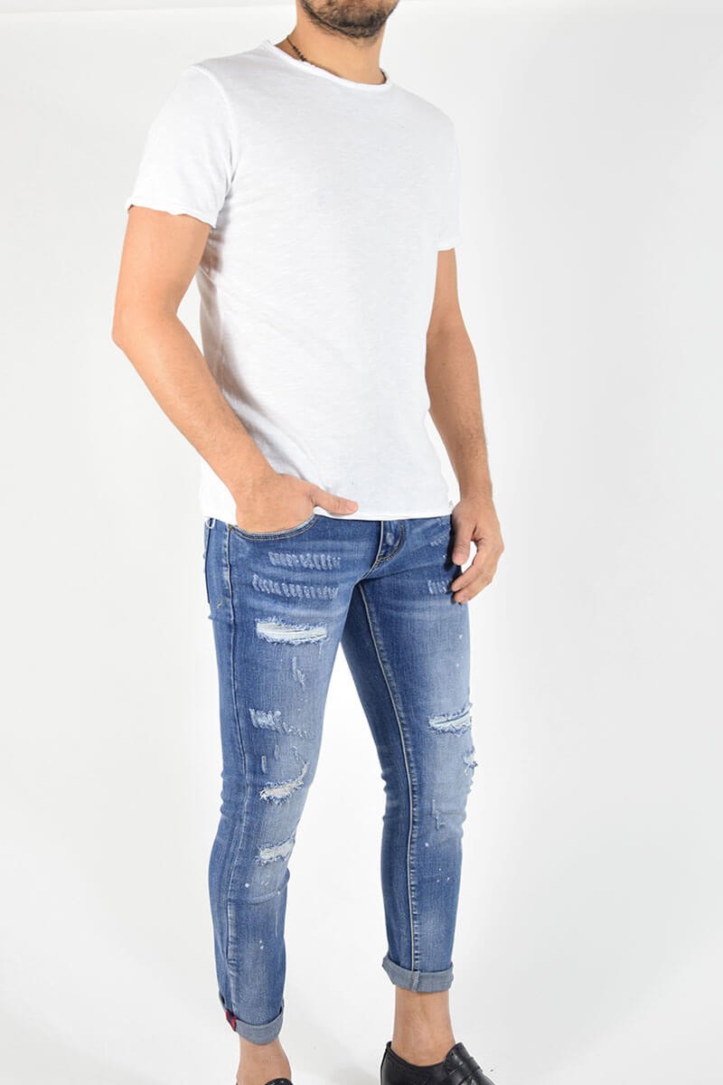 T-SHIRT CON TAGLIO VIVO