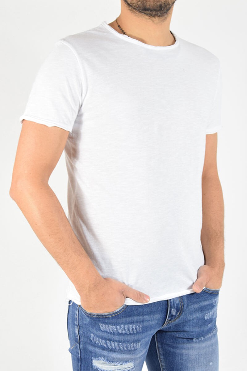 T-SHIRT CON TAGLIO VIVO