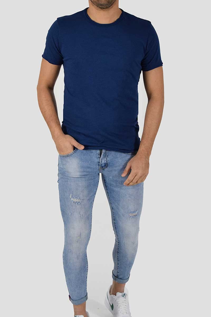 T-SHIRT CON TAGLIO VIVO