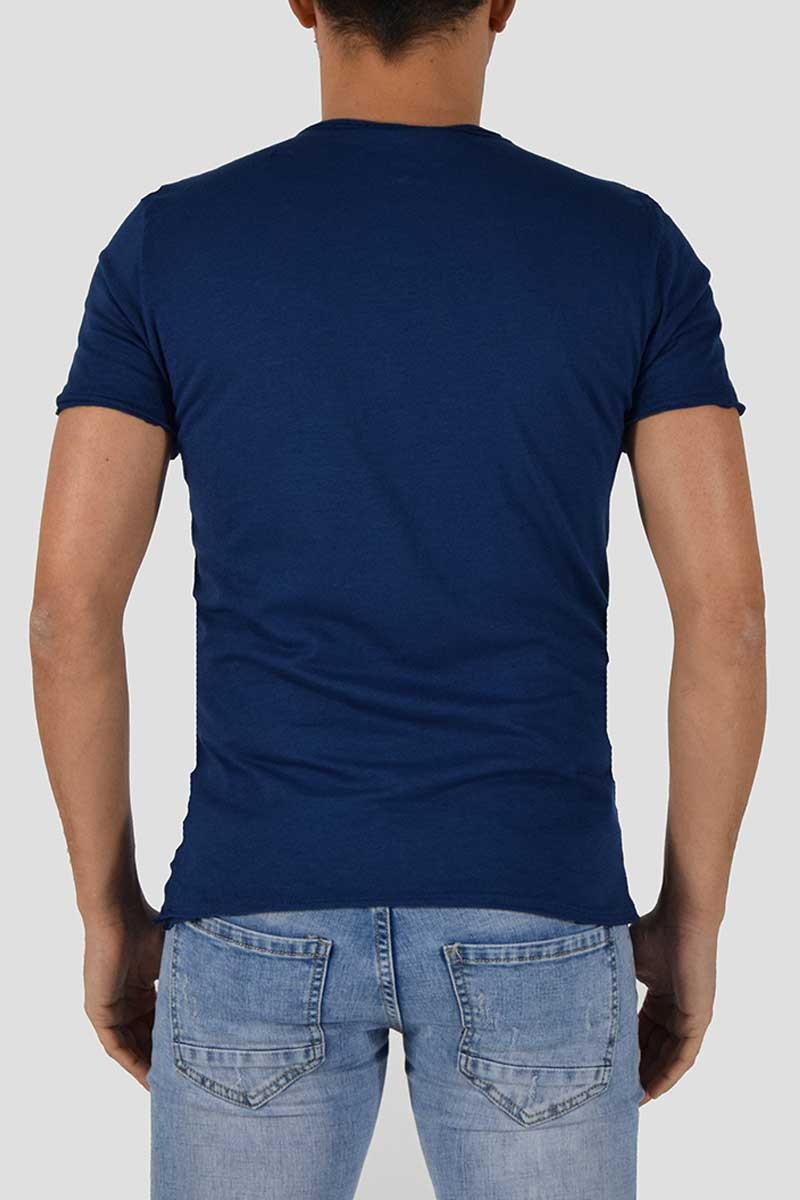 T-SHIRT CON TAGLIO VIVO