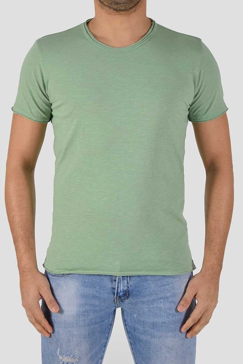 T-SHIRT CON TAGLIO VIVO