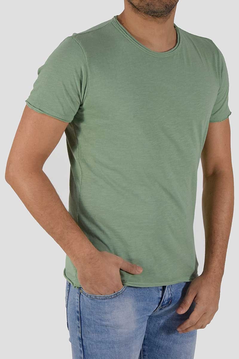 T-SHIRT CON TAGLIO VIVO