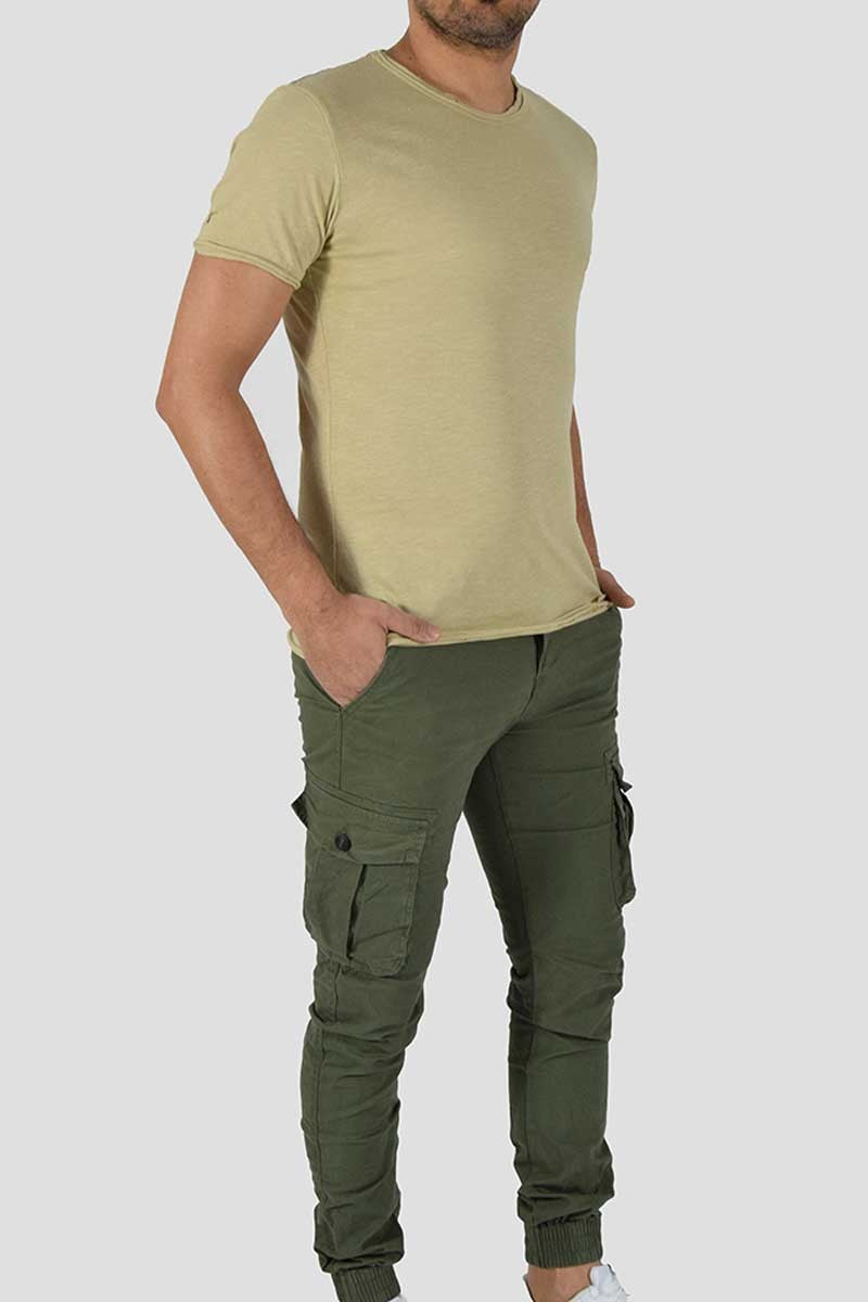 T-SHIRT CON TAGLIO VIVO