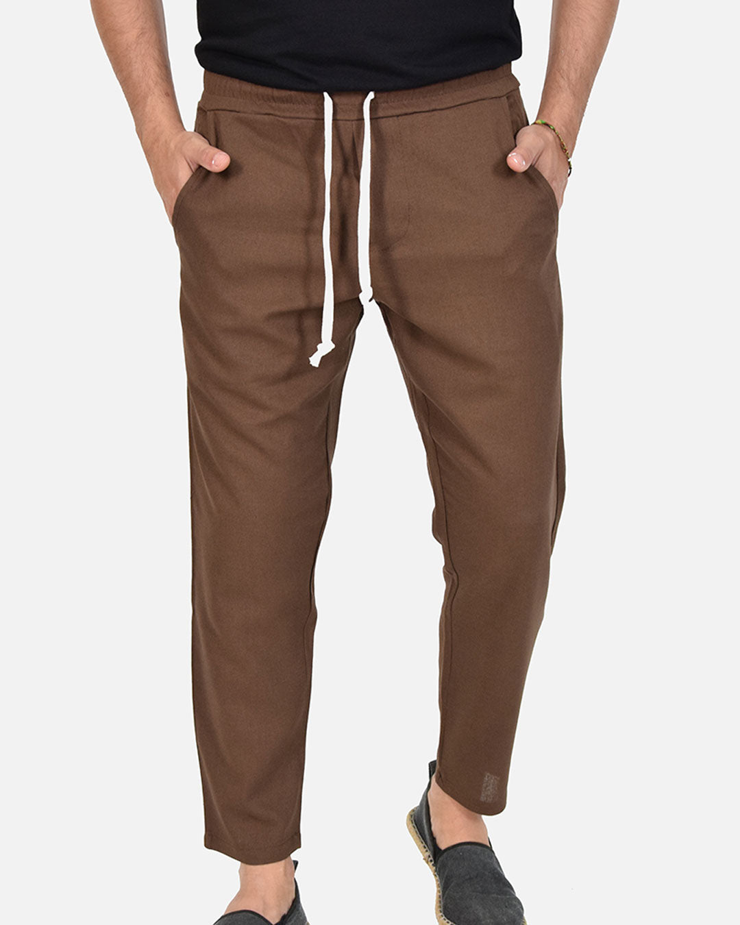 Pantaloni in lino con laccio in vita