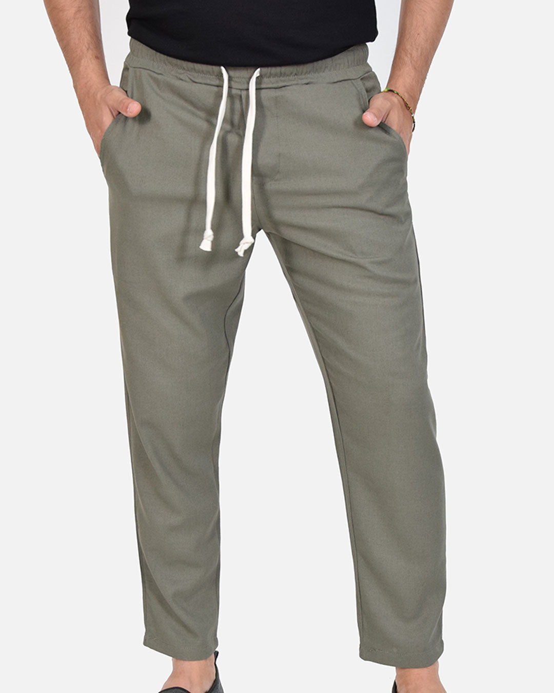 Pantaloni in lino con laccio in vita