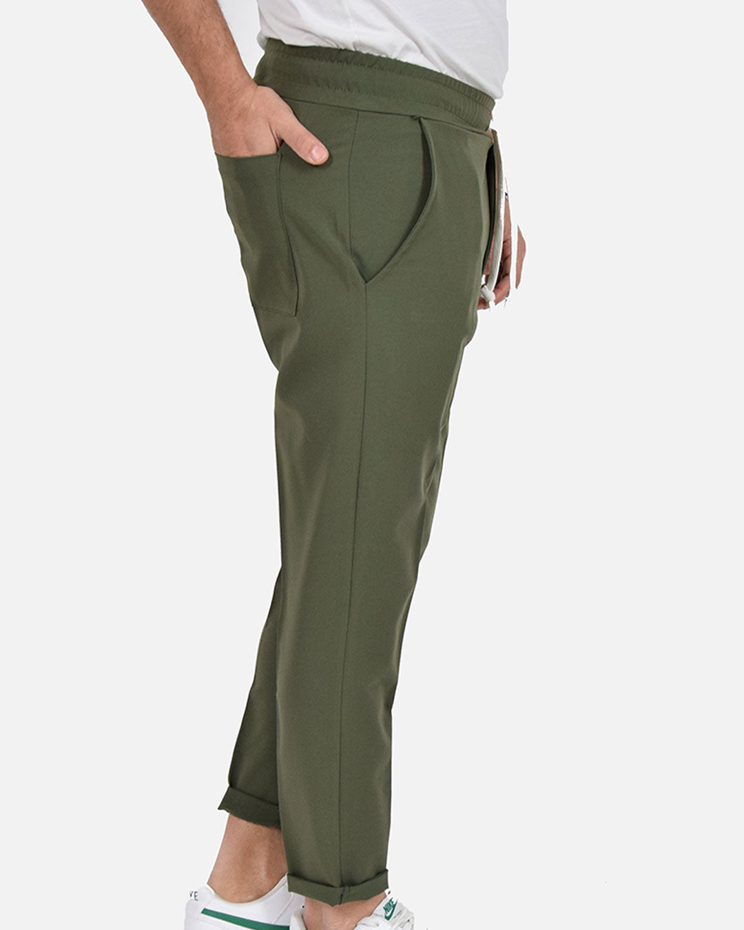 Pantaloni con laccio in vita