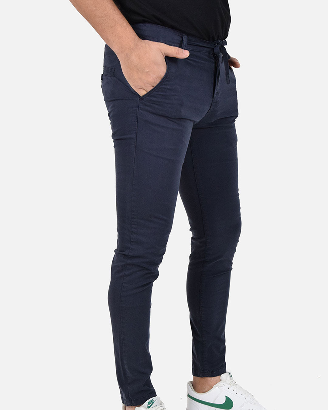 Pantaloni skinny capri con laccio in vita