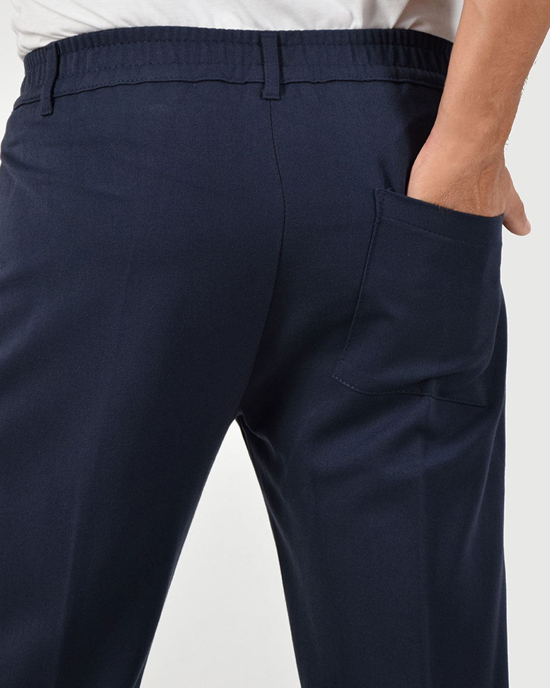 Pantaloni capri con vita elasticizzata