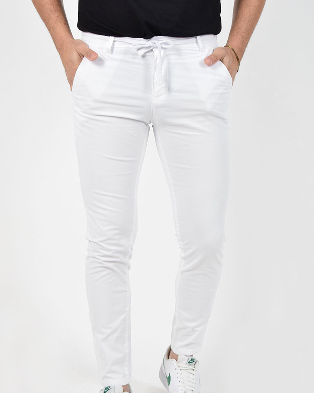 Pantaloni skinny capri con laccio in vita