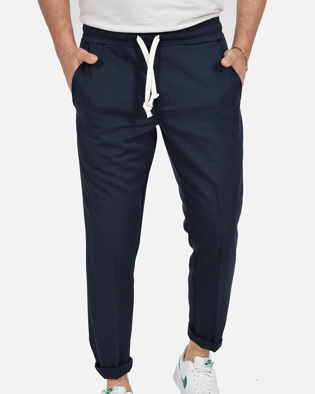 Pantaloni con laccio in vita