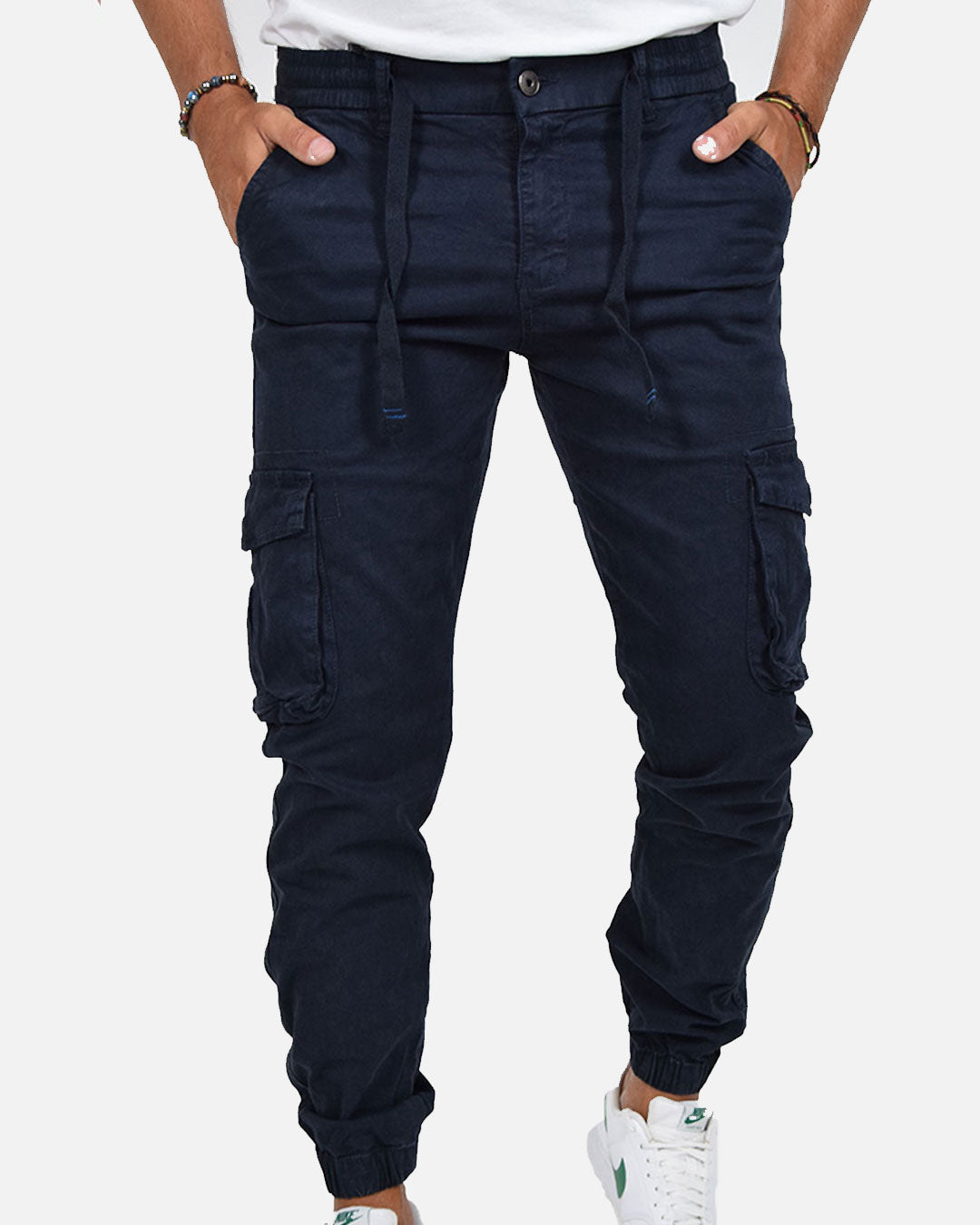 Pantaloni con tasconi e laccio in vita