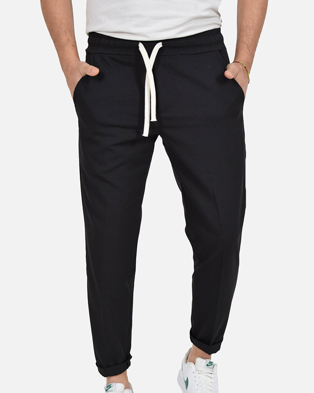 Pantaloni con laccio in vita