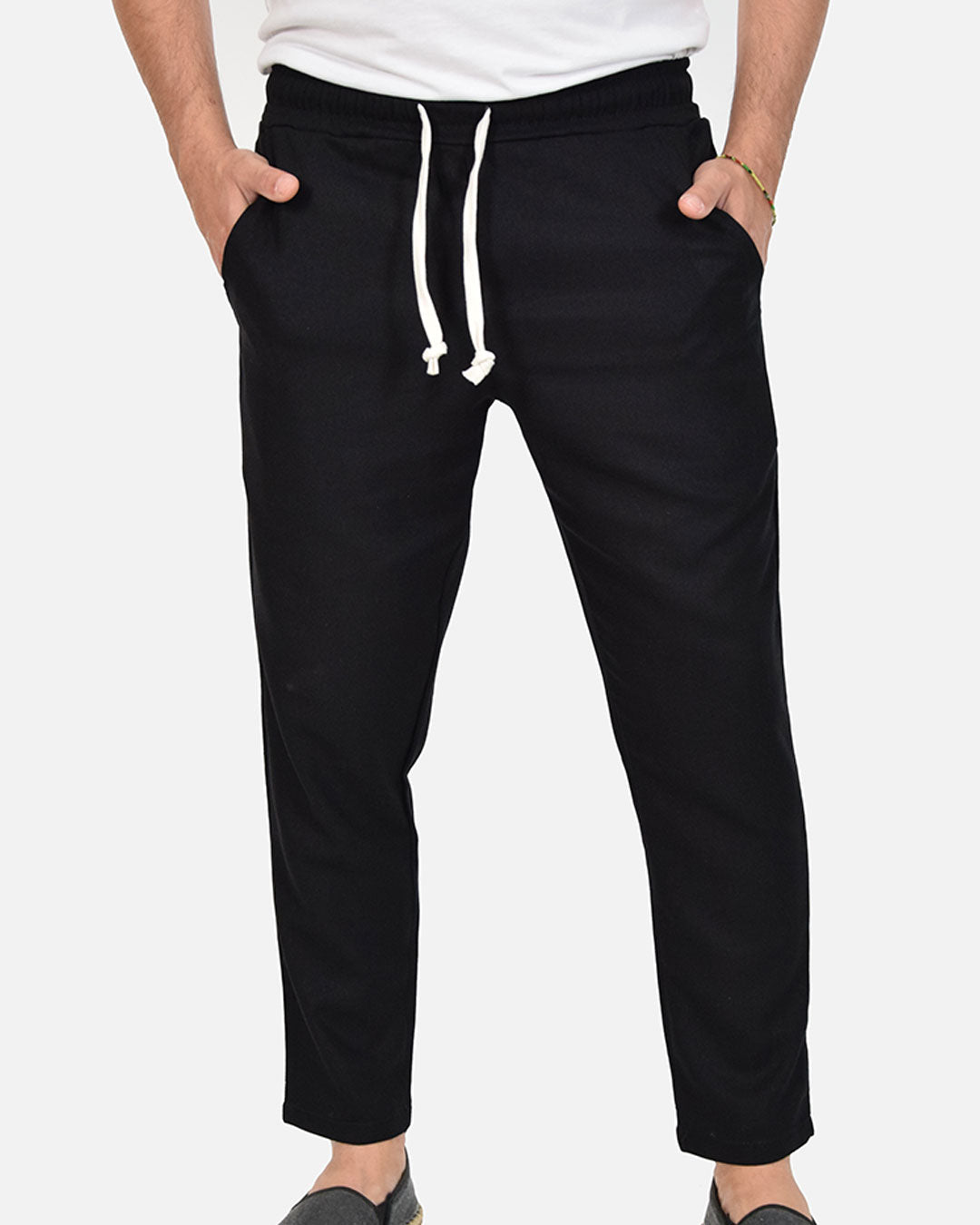 Pantaloni in lino con laccio in vita