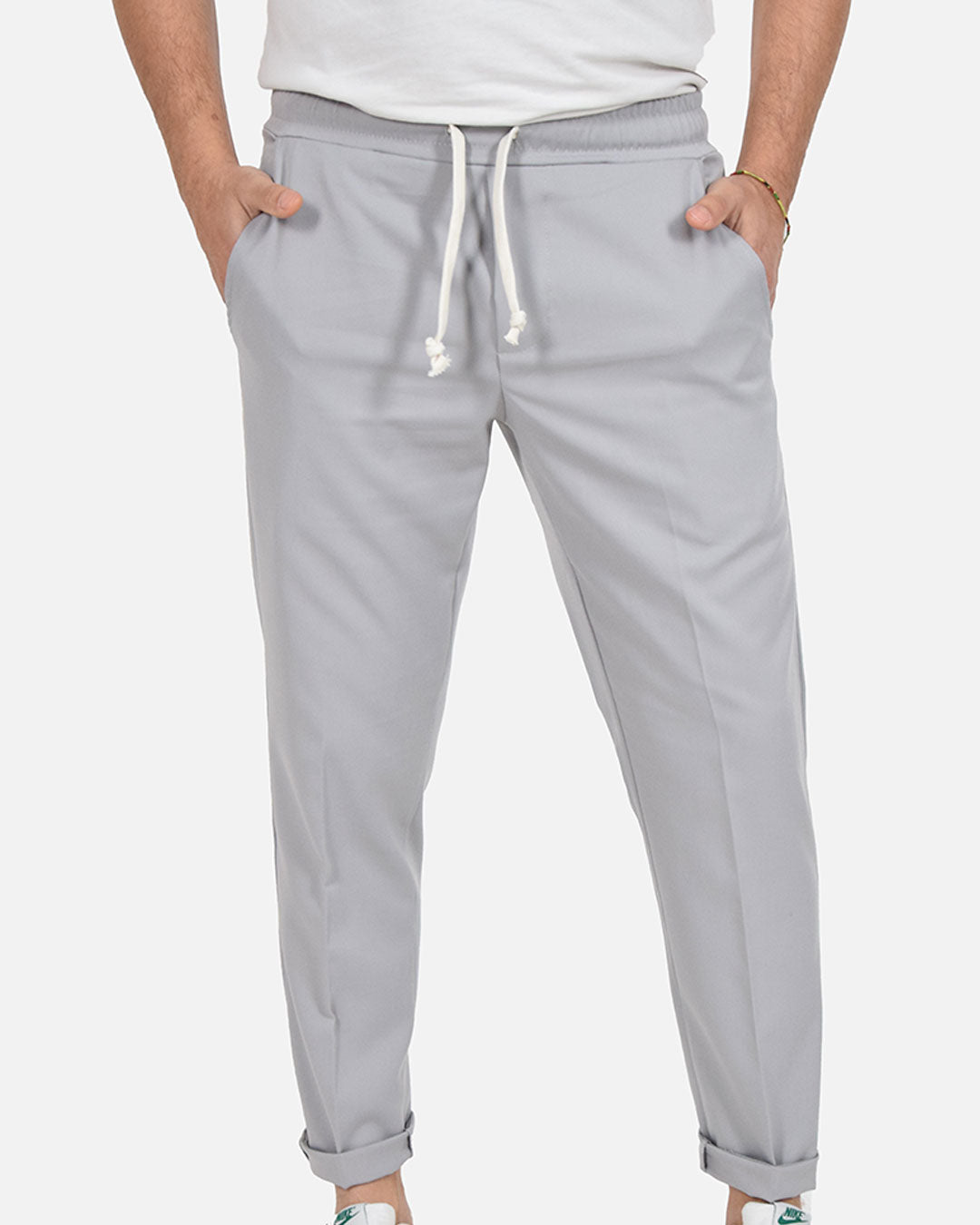 Pantaloni con laccio in vita