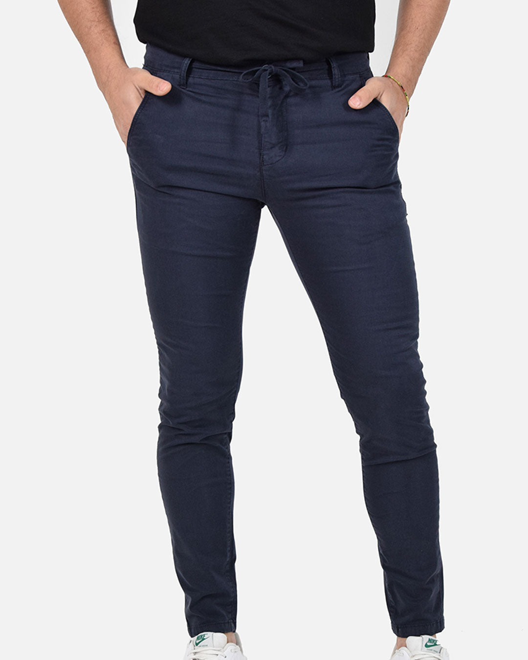 Pantaloni skinny capri con laccio in vita