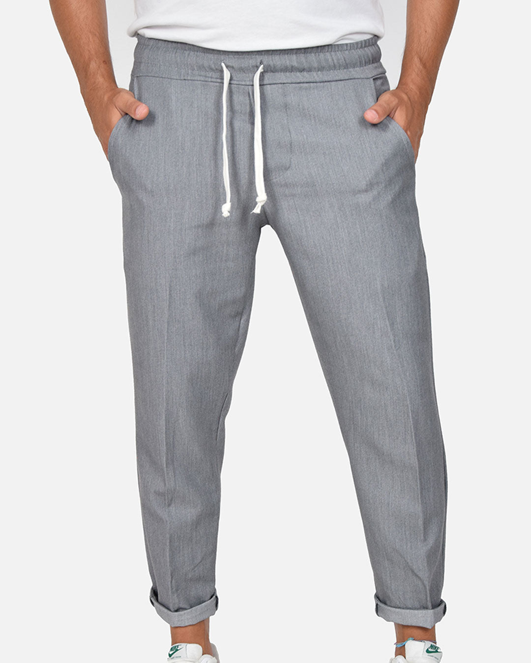 Pantaloni con laccio in vita