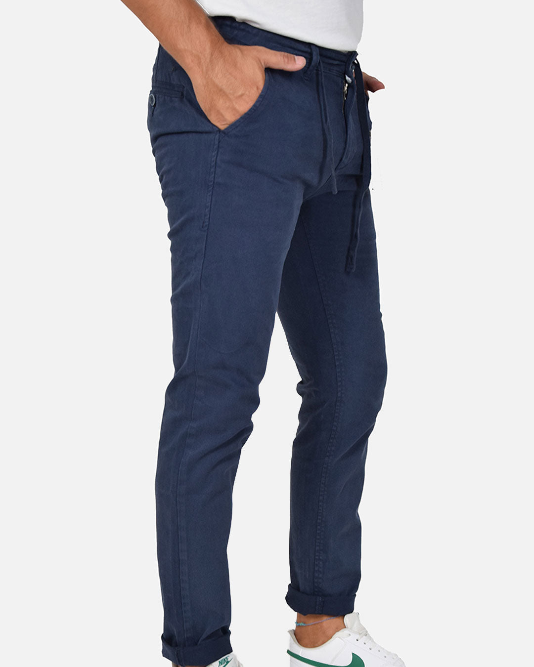 Pantaloni slim fit con laccio in vita