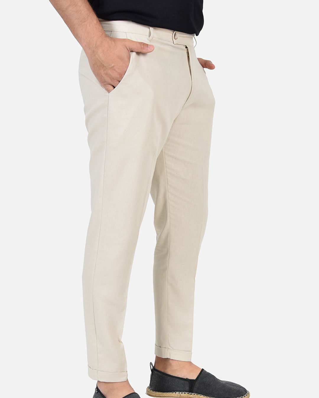 Pantaloni capri in lino