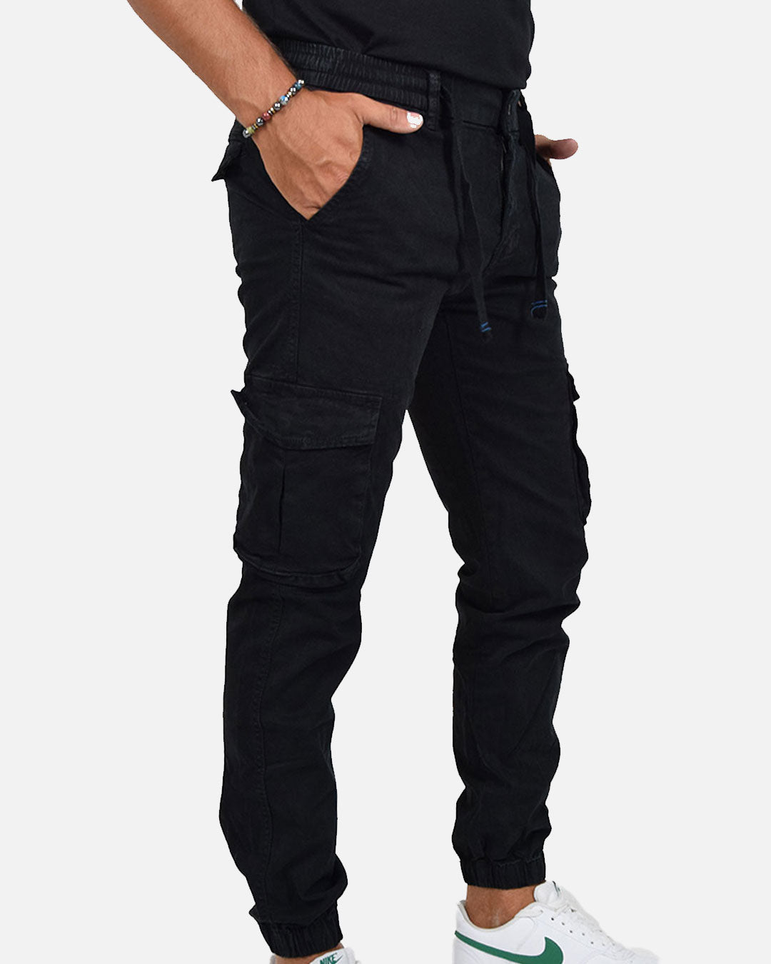 Pantaloni con tasconi e laccio in vita