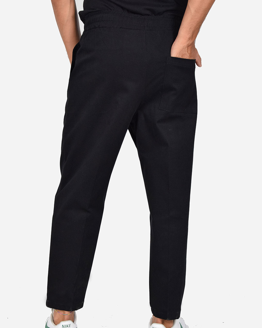 Pantaloni relax fit con laccio in vita