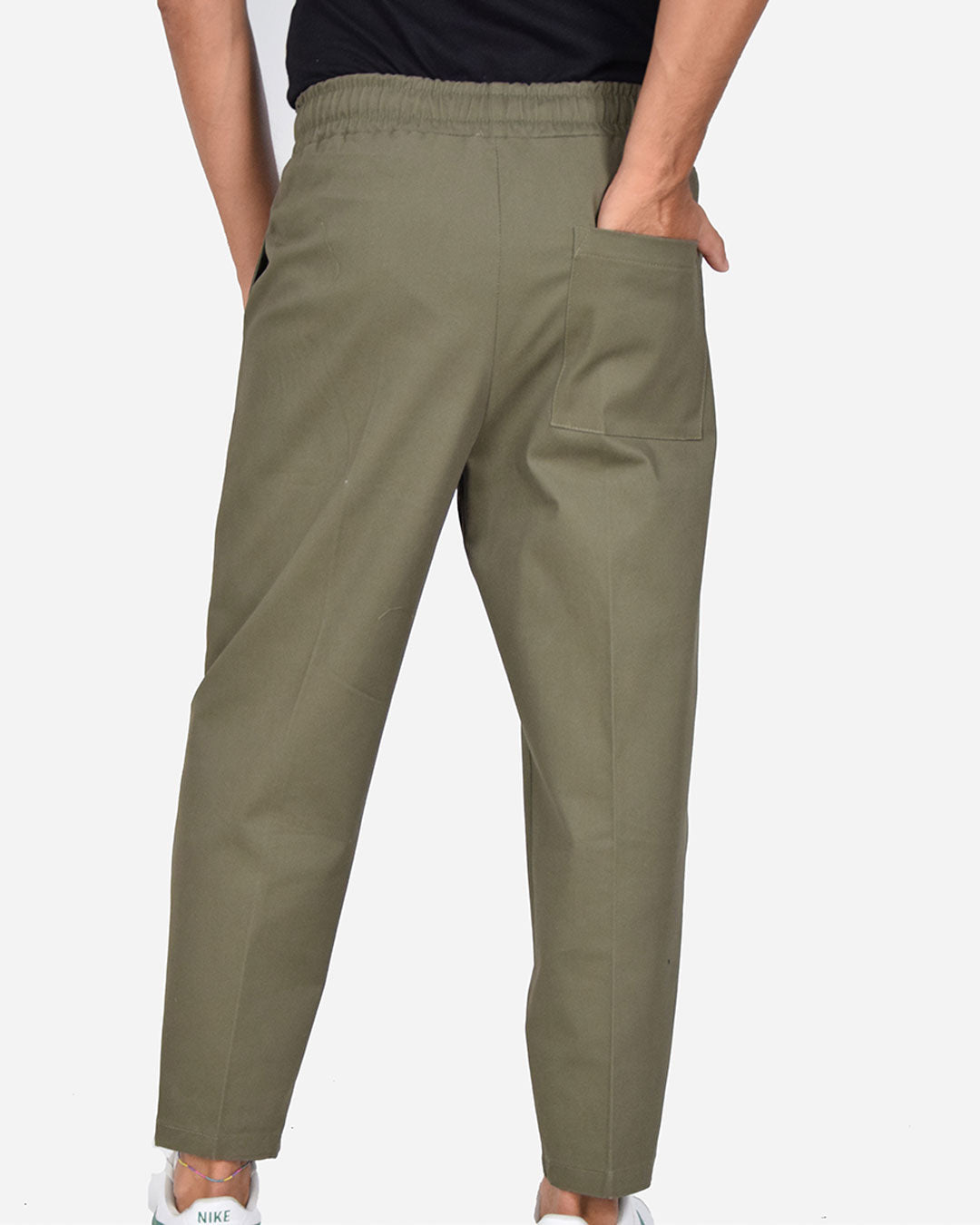 Pantaloni relax fit con laccio in vita