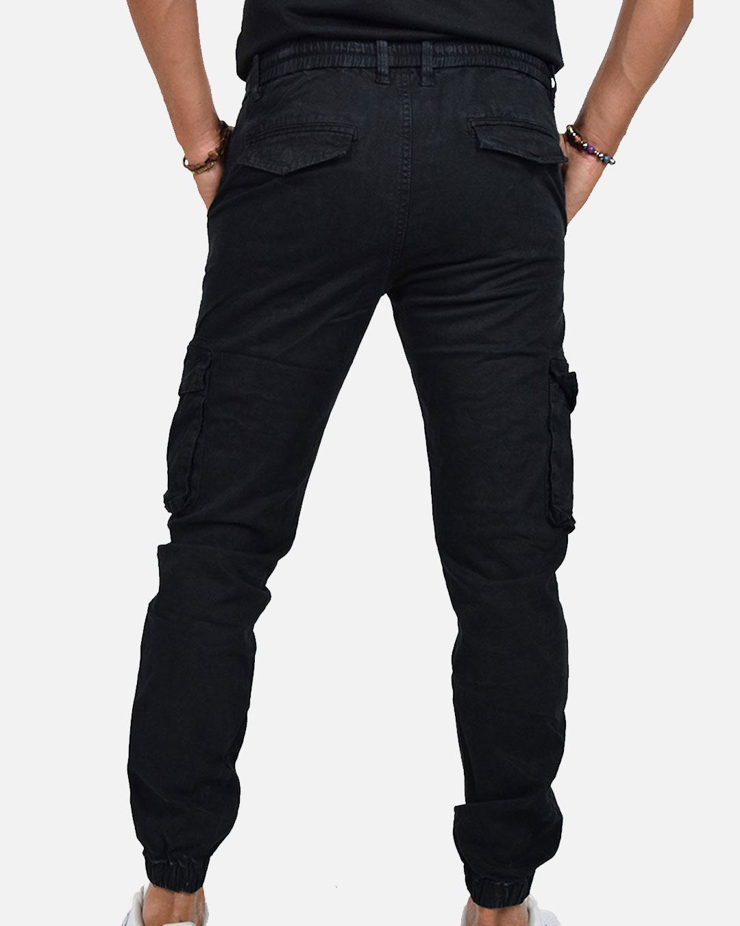 Pantaloni con tasconi e laccio in vita