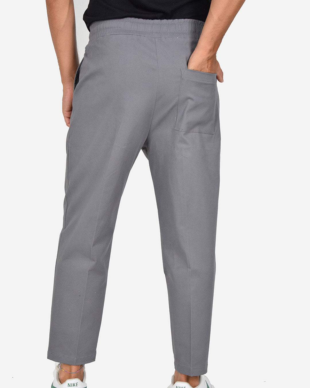 Pantaloni relax fit con laccio in vita