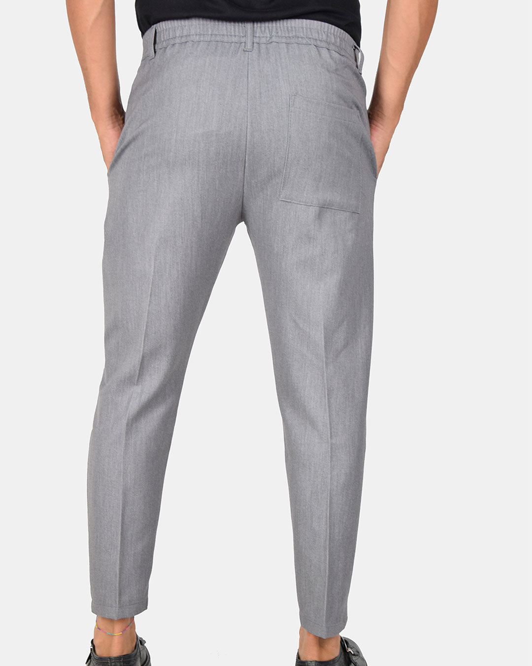 Pantaloni capri con vita elasticizzata